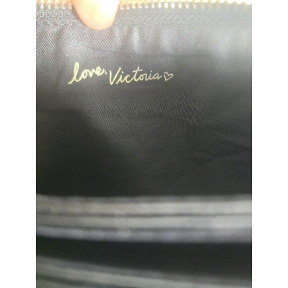 Victoria’s Secret Runway Patch Glam Crossbody Black Patent Bag NWT Chain Strap - Picture 10 of 12